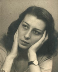 Primo piano di Renée Reggiani