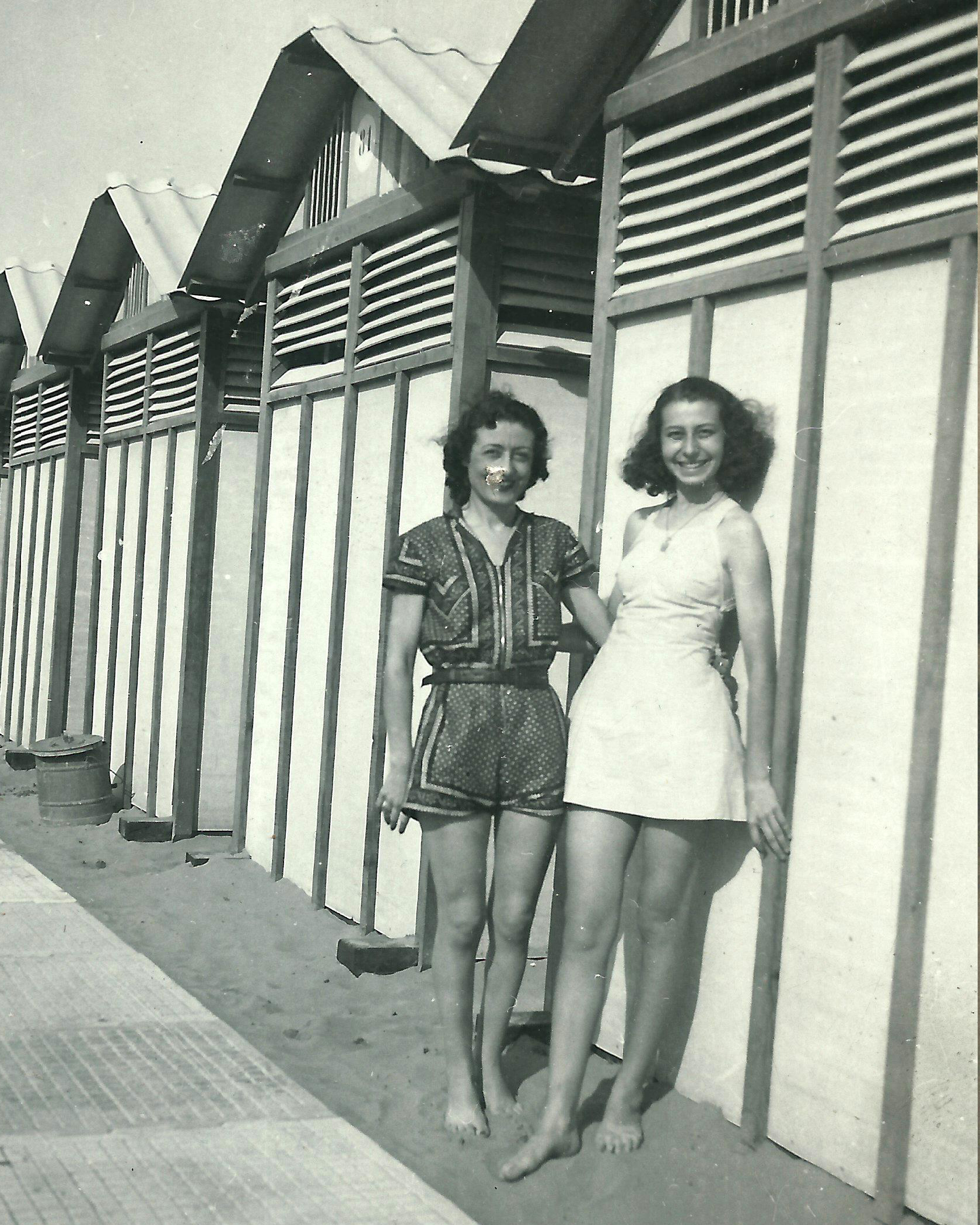 Renee-Reggiani-e-amica-al-mare